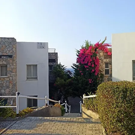 Apartman The Phoenix -seaview Penthouse With Private Terrace In Palm Bay View Kerínia